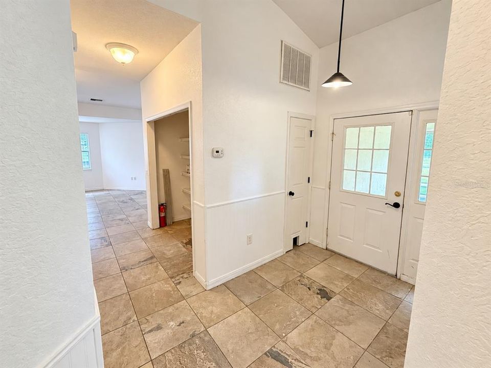 For Sale: $399,000 (3 beds, 2 baths, 1466 Square Feet)