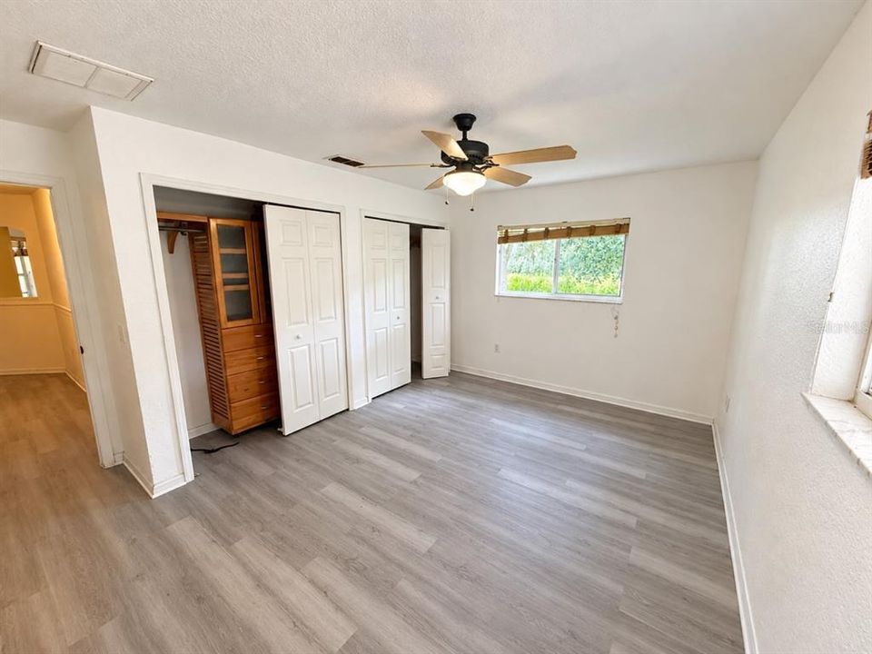 For Sale: $399,000 (3 beds, 2 baths, 1466 Square Feet)
