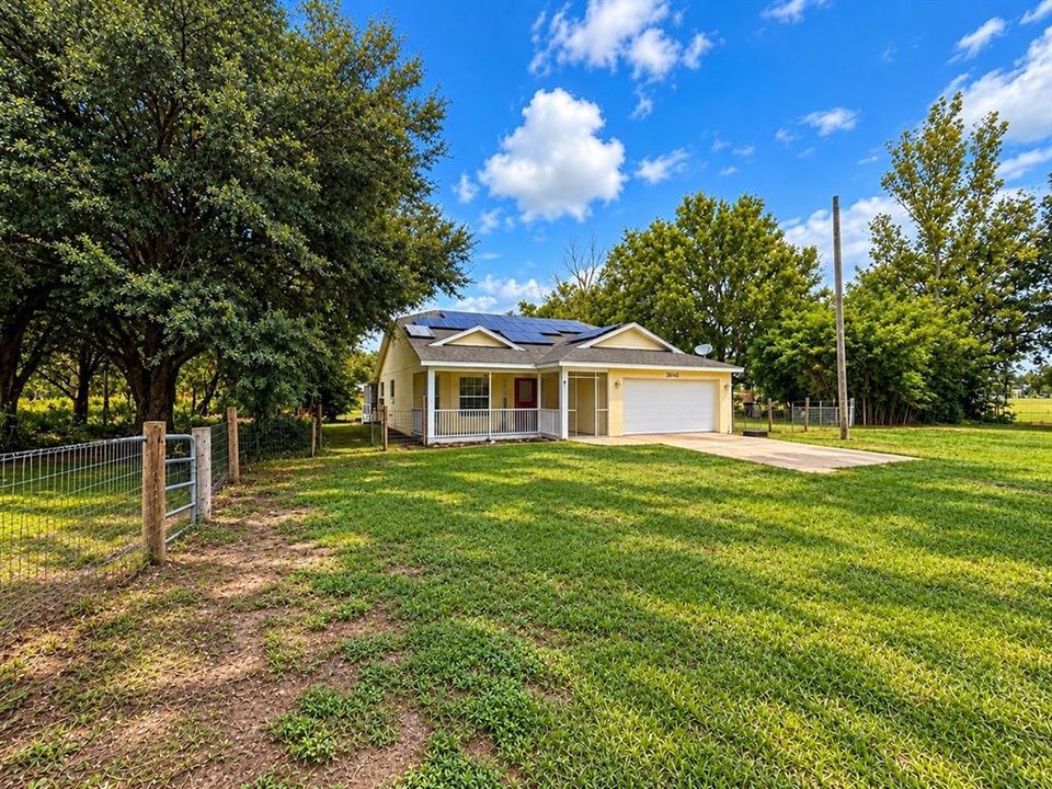 For Sale: $399,000 (3 beds, 2 baths, 1466 Square Feet)