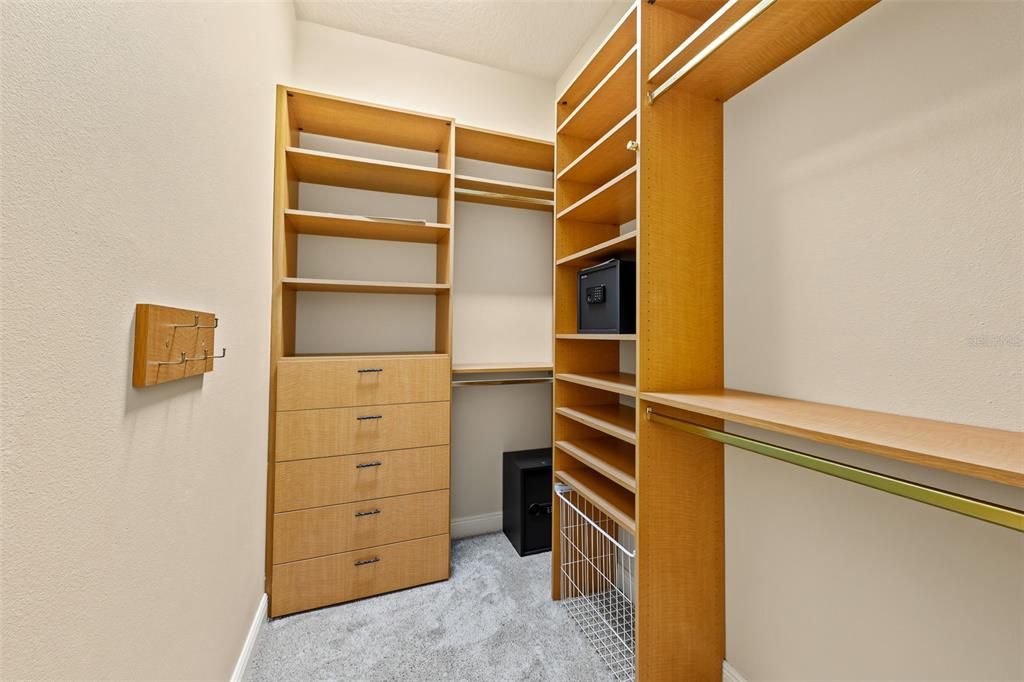 Activo con contrato: $850,000 (3 camas, 3 baños, 2918 Pies cuadrados)
