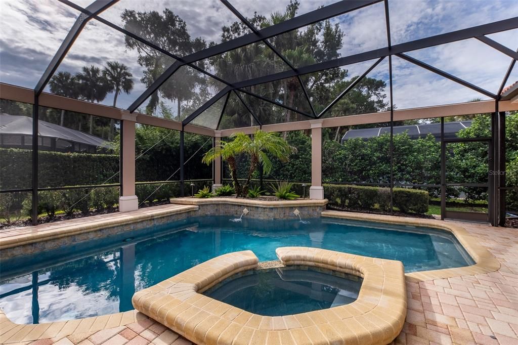 Activo con contrato: $850,000 (3 camas, 3 baños, 2918 Pies cuadrados)