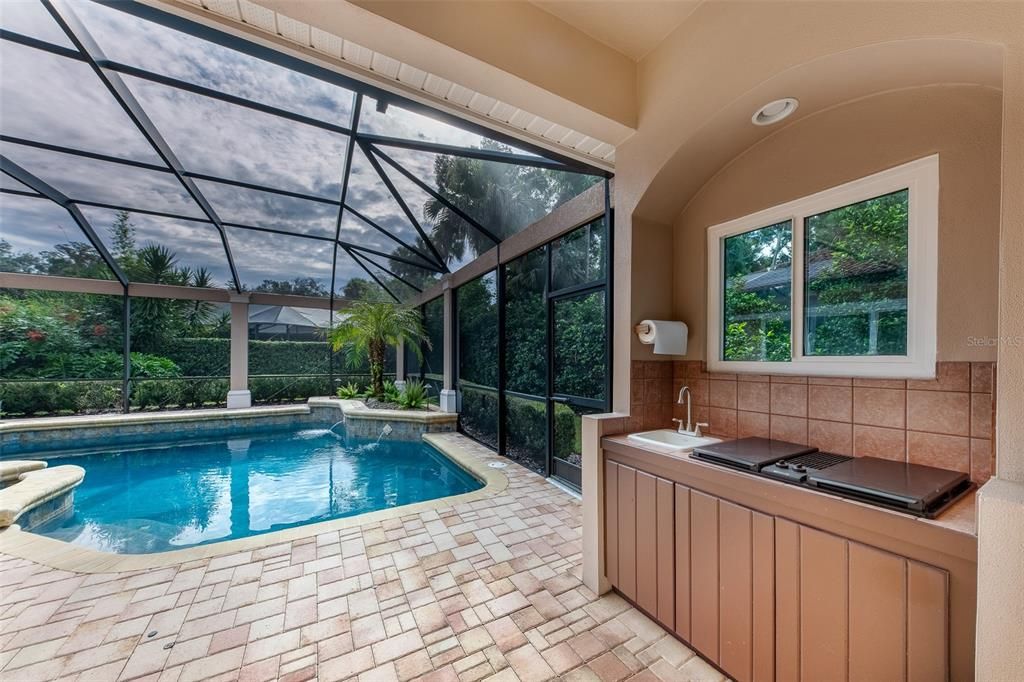 Activo con contrato: $850,000 (3 camas, 3 baños, 2918 Pies cuadrados)