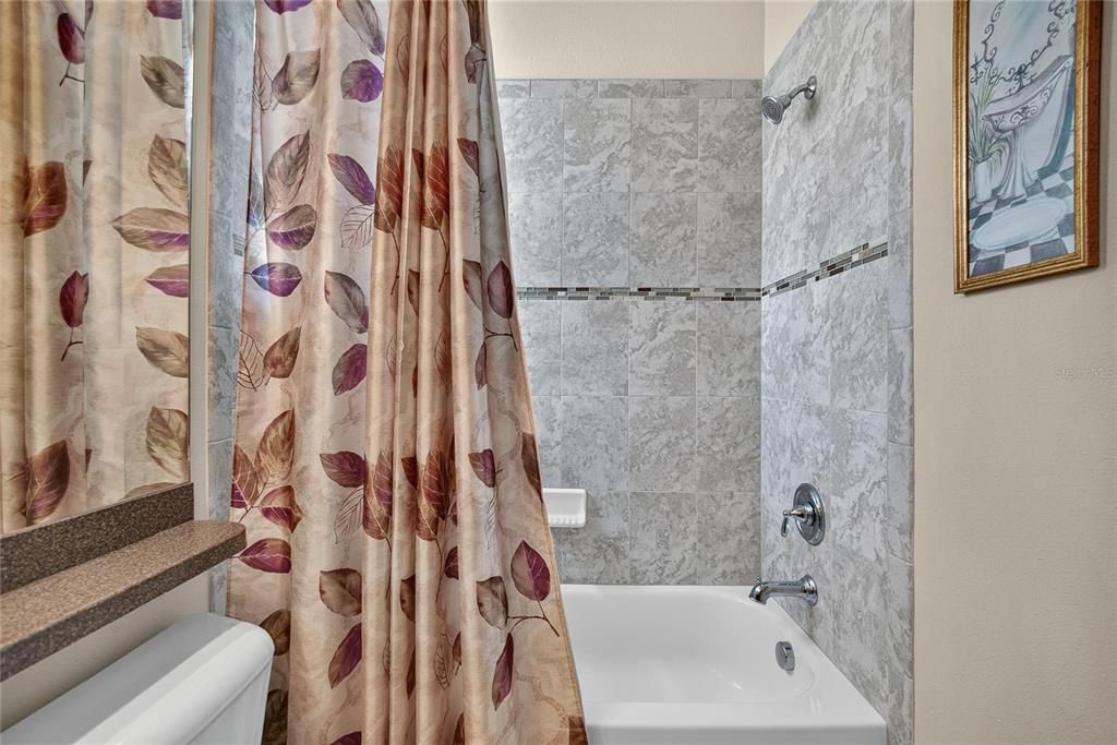En Venta: $335,000 (3 camas, 2 baños, 1593 Pies cuadrados)