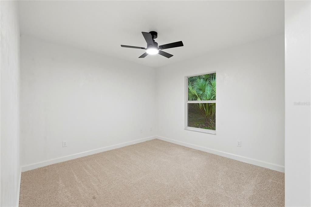 For Sale: $319,900 (4 beds, 2 baths, 1596 Square Feet)