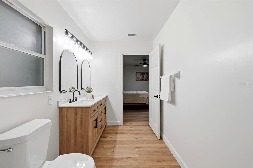For Sale: $319,900 (4 beds, 2 baths, 1596 Square Feet)