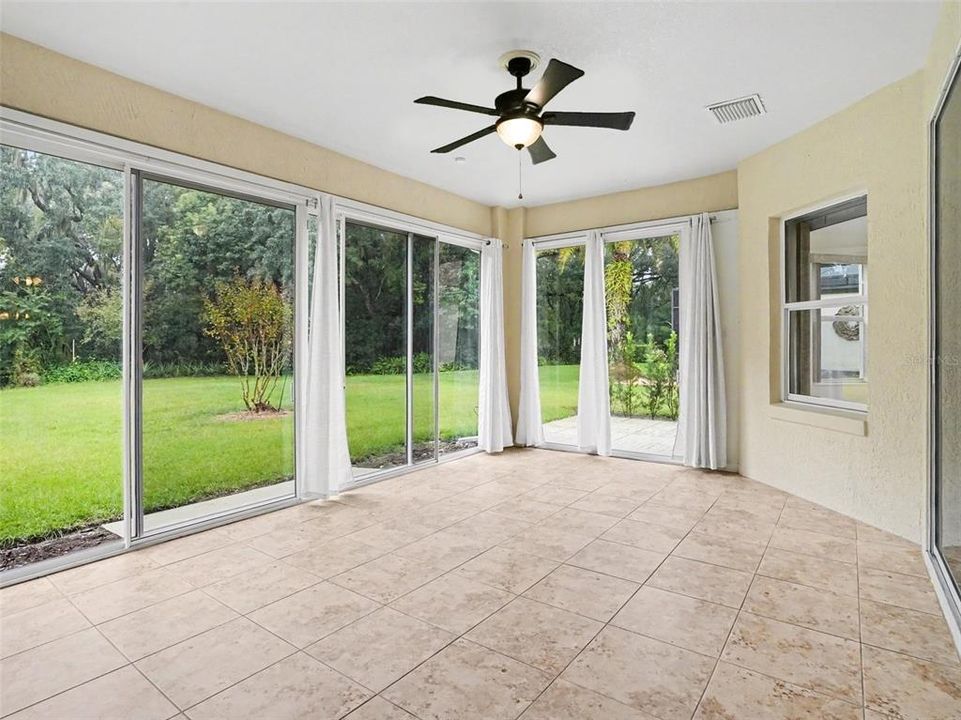 For Sale: $409,900 (3 beds, 2 baths, 1926 Square Feet)