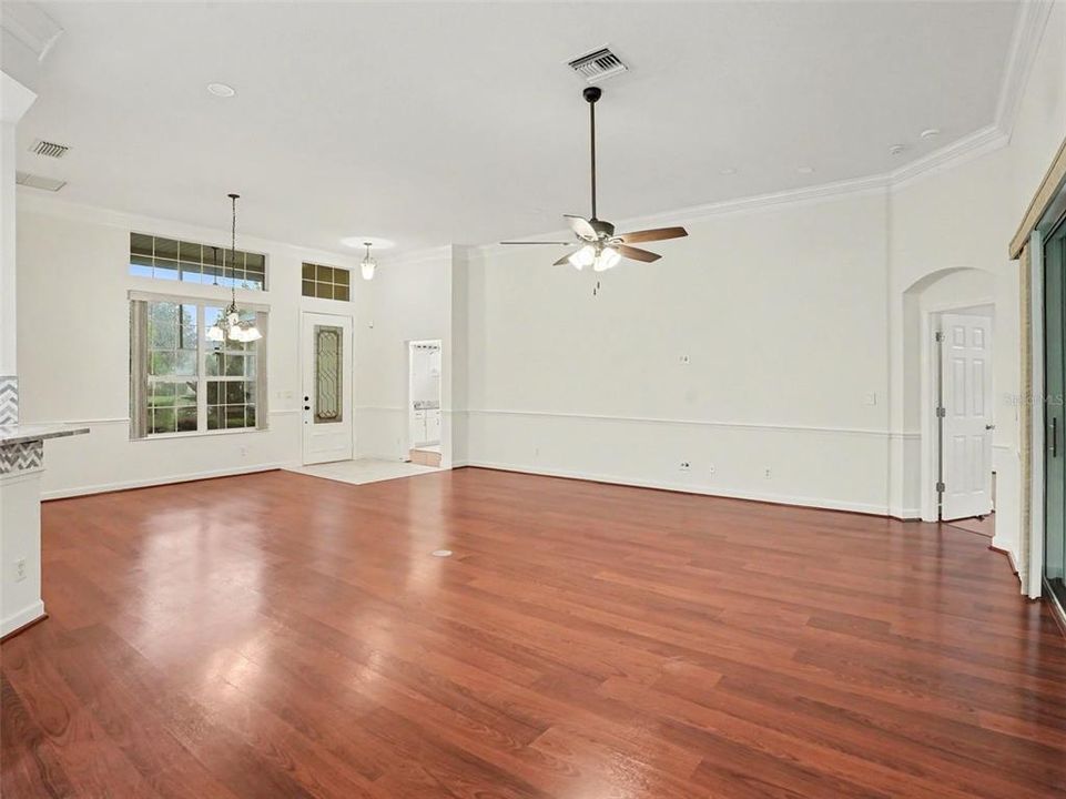 For Sale: $409,900 (3 beds, 2 baths, 1926 Square Feet)