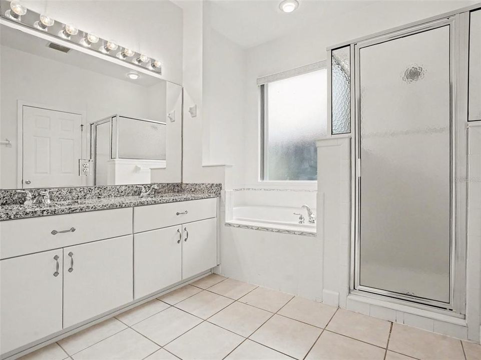 For Sale: $409,900 (3 beds, 2 baths, 1926 Square Feet)
