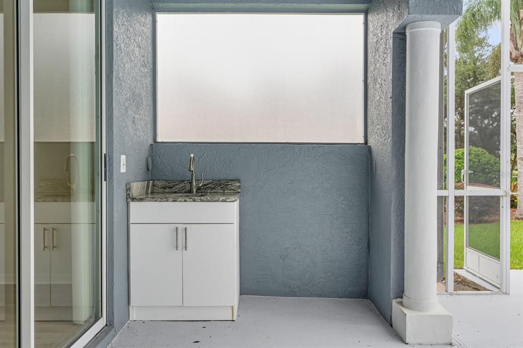 Activo con contrato: $569,900 (4 camas, 3 baños, 2992 Pies cuadrados)