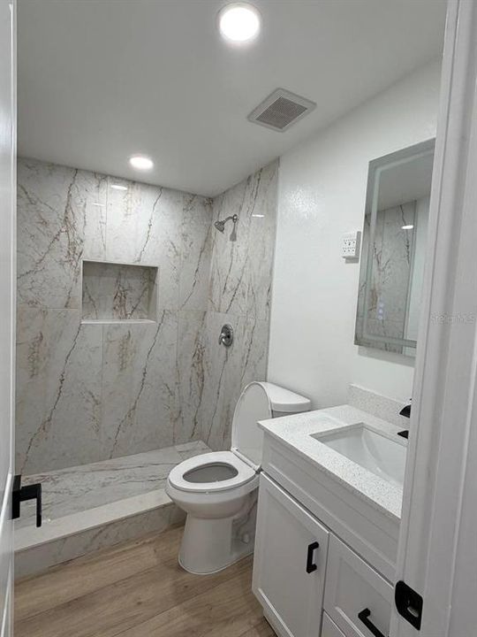 For Sale: $595,000 (6 beds, 4 baths, 2400 Square Feet)