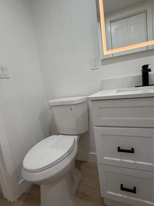 For Sale: $595,000 (6 beds, 4 baths, 2400 Square Feet)