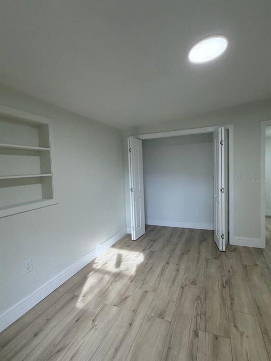 For Sale: $595,000 (6 beds, 4 baths, 2400 Square Feet)