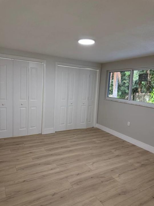 For Sale: $595,000 (6 beds, 4 baths, 2400 Square Feet)