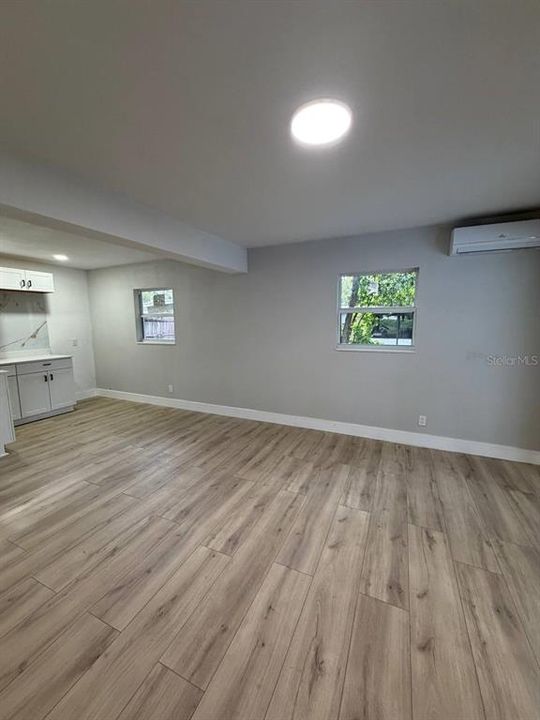 For Sale: $595,000 (6 beds, 4 baths, 2400 Square Feet)