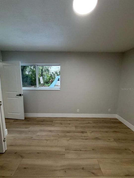 For Sale: $595,000 (6 beds, 4 baths, 2400 Square Feet)