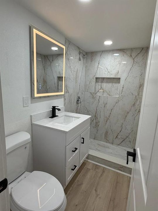 For Sale: $595,000 (6 beds, 4 baths, 2400 Square Feet)