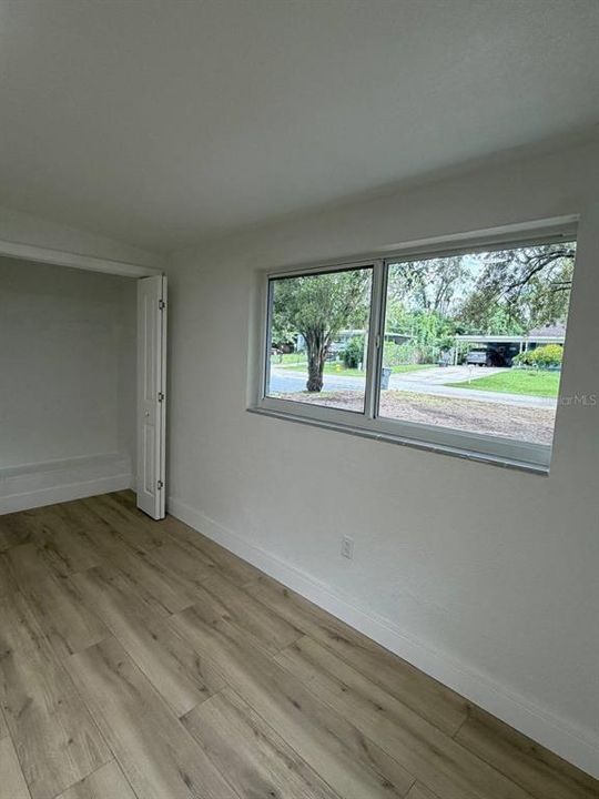 For Sale: $595,000 (6 beds, 4 baths, 2400 Square Feet)