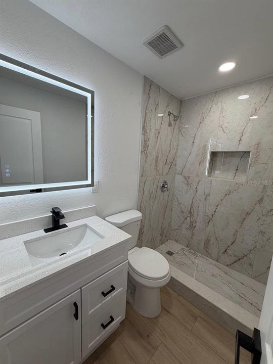 For Sale: $595,000 (6 beds, 4 baths, 2400 Square Feet)