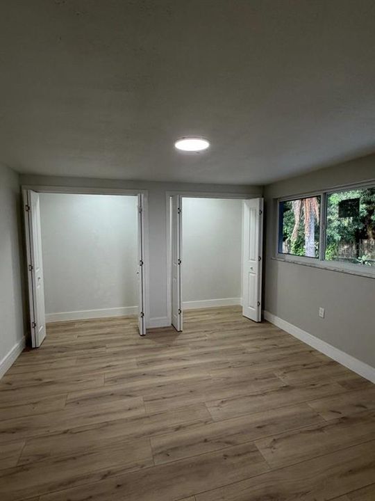 For Sale: $595,000 (6 beds, 4 baths, 2400 Square Feet)