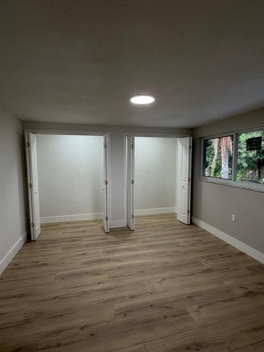 For Sale: $595,000 (6 beds, 4 baths, 2400 Square Feet)