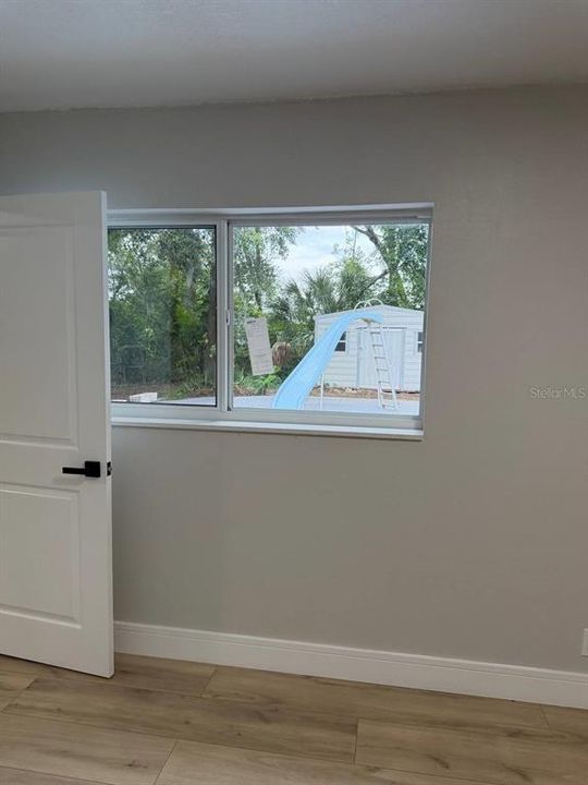 For Sale: $595,000 (6 beds, 4 baths, 2400 Square Feet)