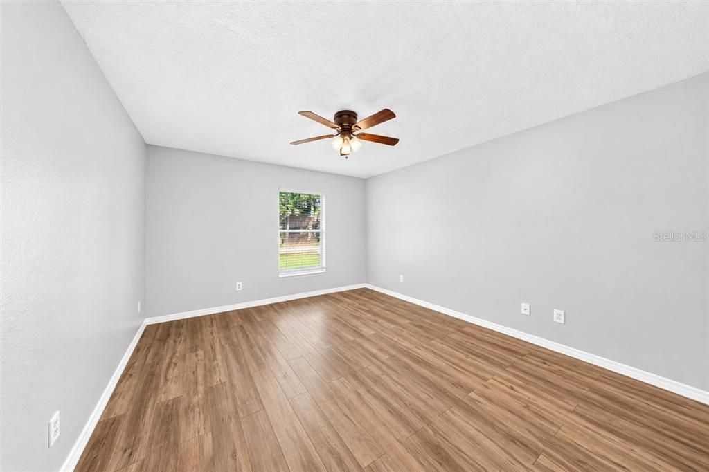En Venta: $369,900 (4 camas, 2 baños, 1882 Pies cuadrados)