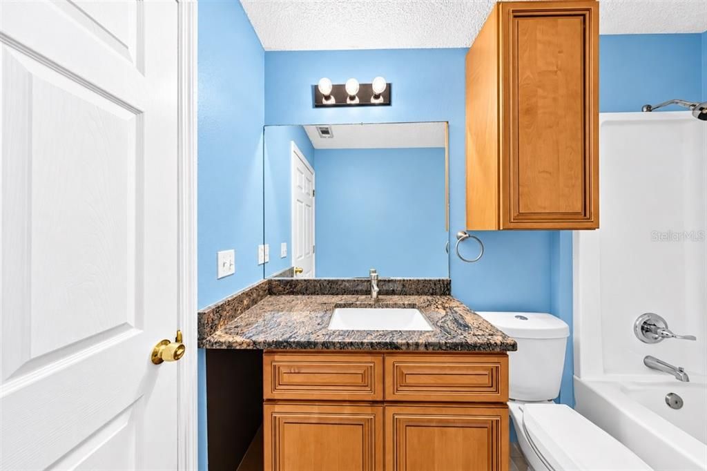 En Venta: $369,900 (4 camas, 2 baños, 1882 Pies cuadrados)