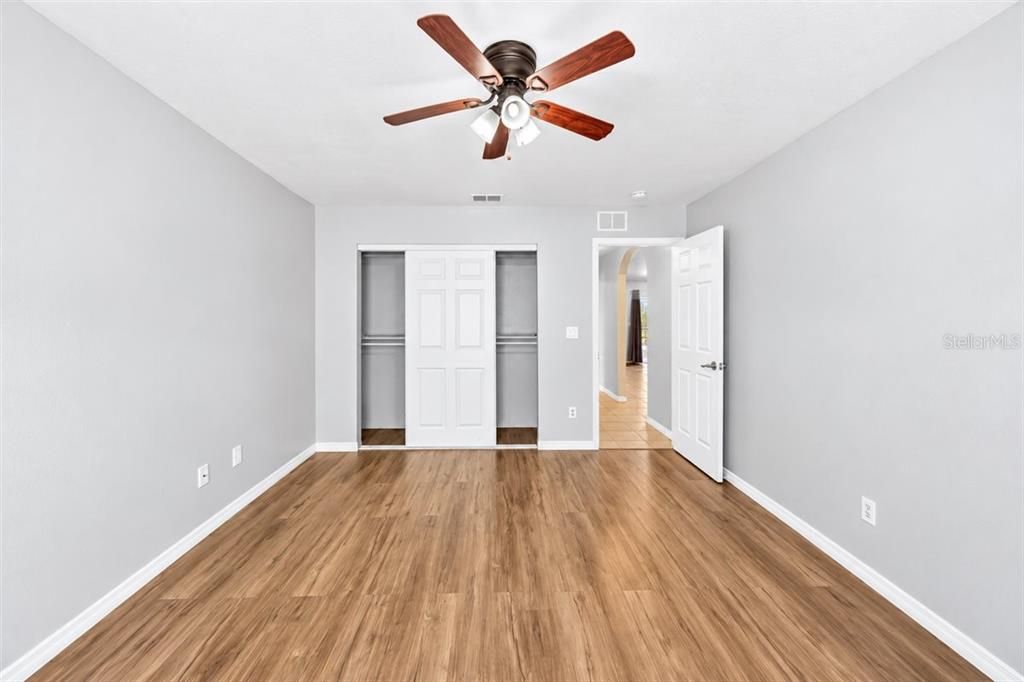 En Venta: $369,900 (4 camas, 2 baños, 1882 Pies cuadrados)