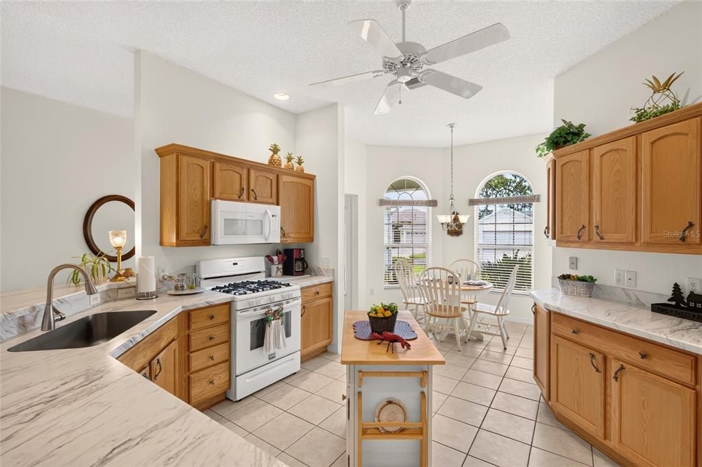 En Venta: $476,000 (3 camas, 2 baños, 1920 Pies cuadrados)
