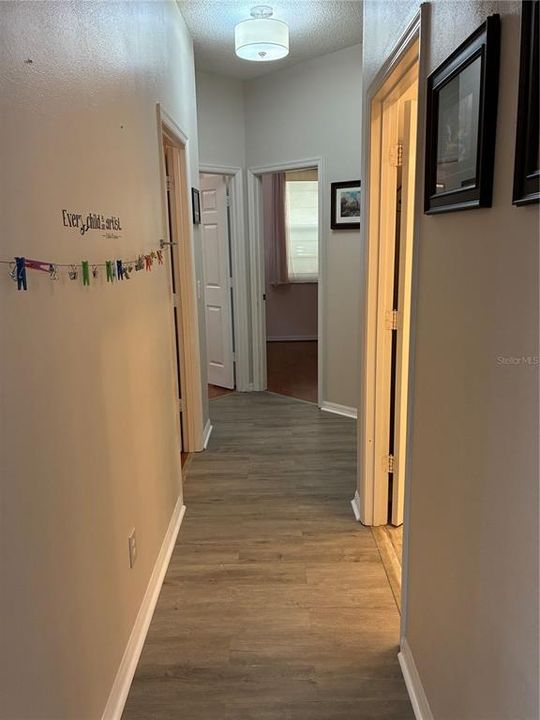 En Venta: $459,000 (4 camas, 2 baños, 1952 Pies cuadrados)