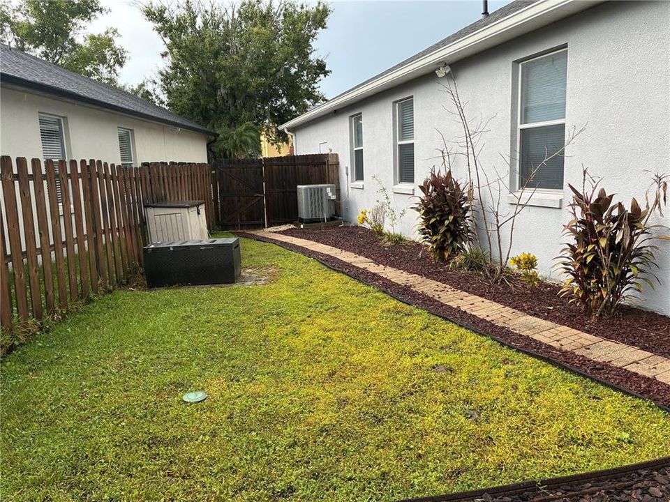 En Venta: $459,000 (4 camas, 2 baños, 1952 Pies cuadrados)