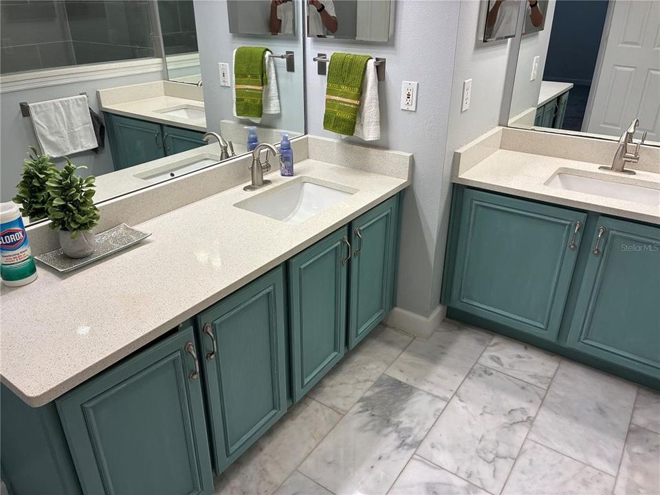 En Venta: $459,000 (4 camas, 2 baños, 1952 Pies cuadrados)
