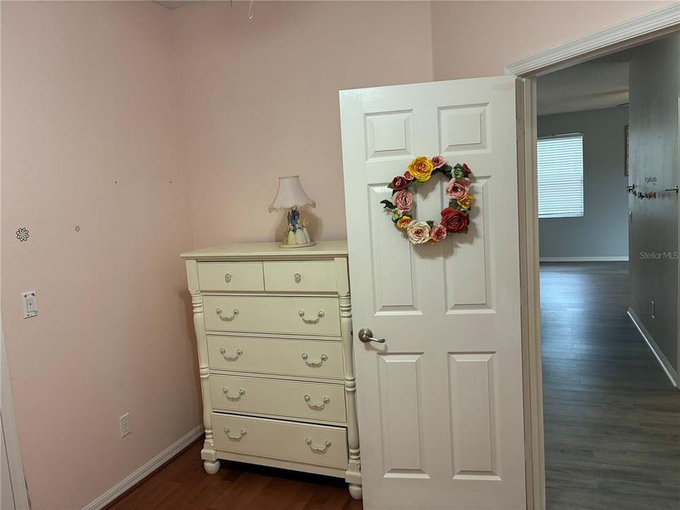 En Venta: $459,000 (4 camas, 2 baños, 1952 Pies cuadrados)