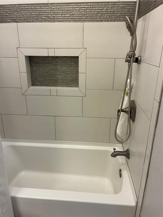 En Venta: $459,000 (4 camas, 2 baños, 1952 Pies cuadrados)