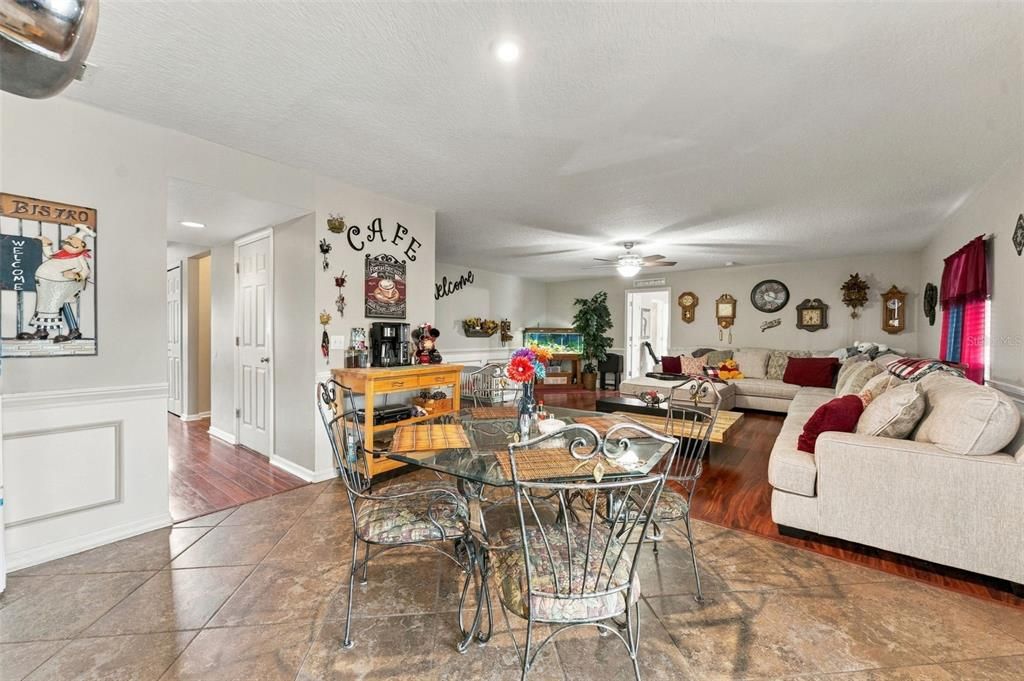 En Venta: $599,000 (6 camas, 4 baños, 3892 Pies cuadrados)