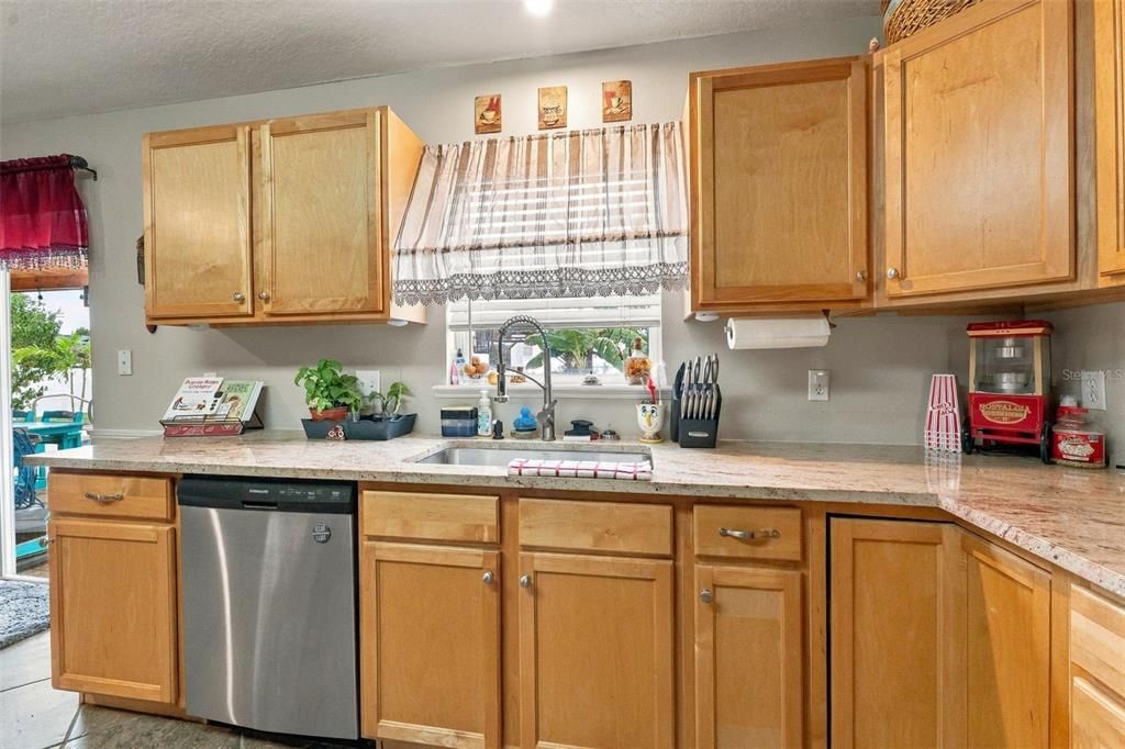 En Venta: $599,000 (6 camas, 4 baños, 3892 Pies cuadrados)