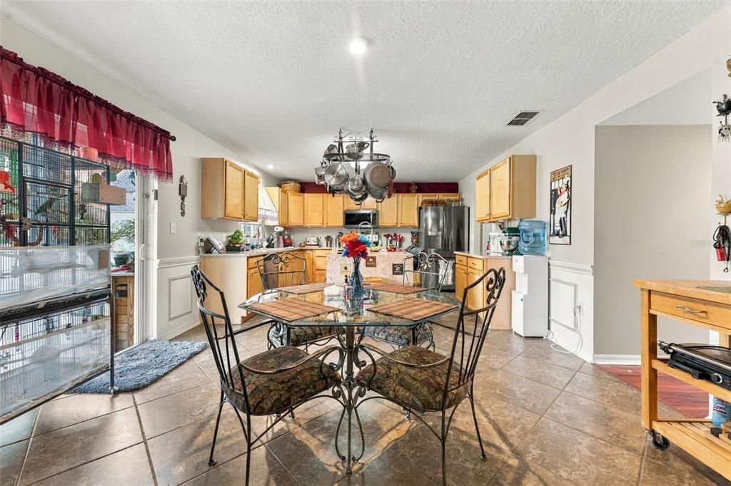 En Venta: $599,000 (6 camas, 4 baños, 3892 Pies cuadrados)
