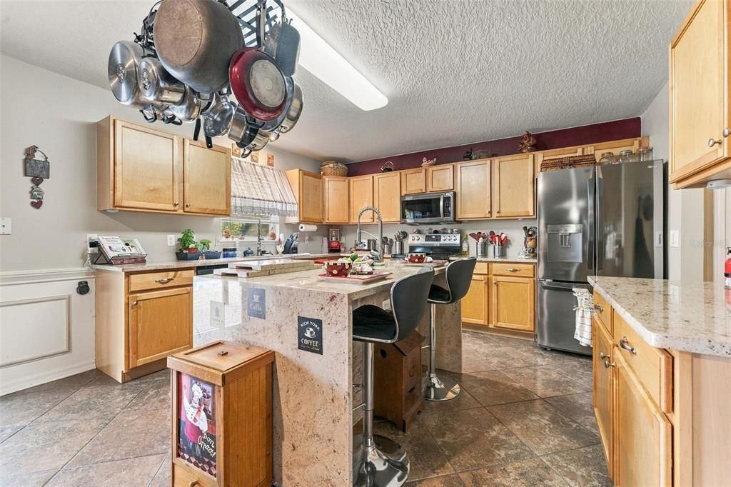 En Venta: $599,000 (6 camas, 4 baños, 3892 Pies cuadrados)