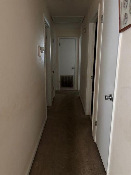 For Sale: $180,000 (3 beds, 2 baths, 1032 Square Feet)