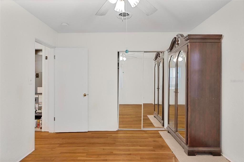 В аренду: $1,600 (2 спален, 1 ванн, 1004 Квадратных фут)