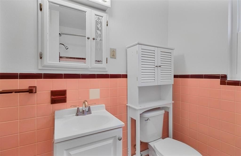 В аренду: $1,600 (2 спален, 1 ванн, 1004 Квадратных фут)