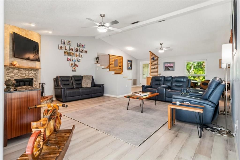 For Sale: $825,000 (4 beds, 3 baths, 2658 Square Feet)