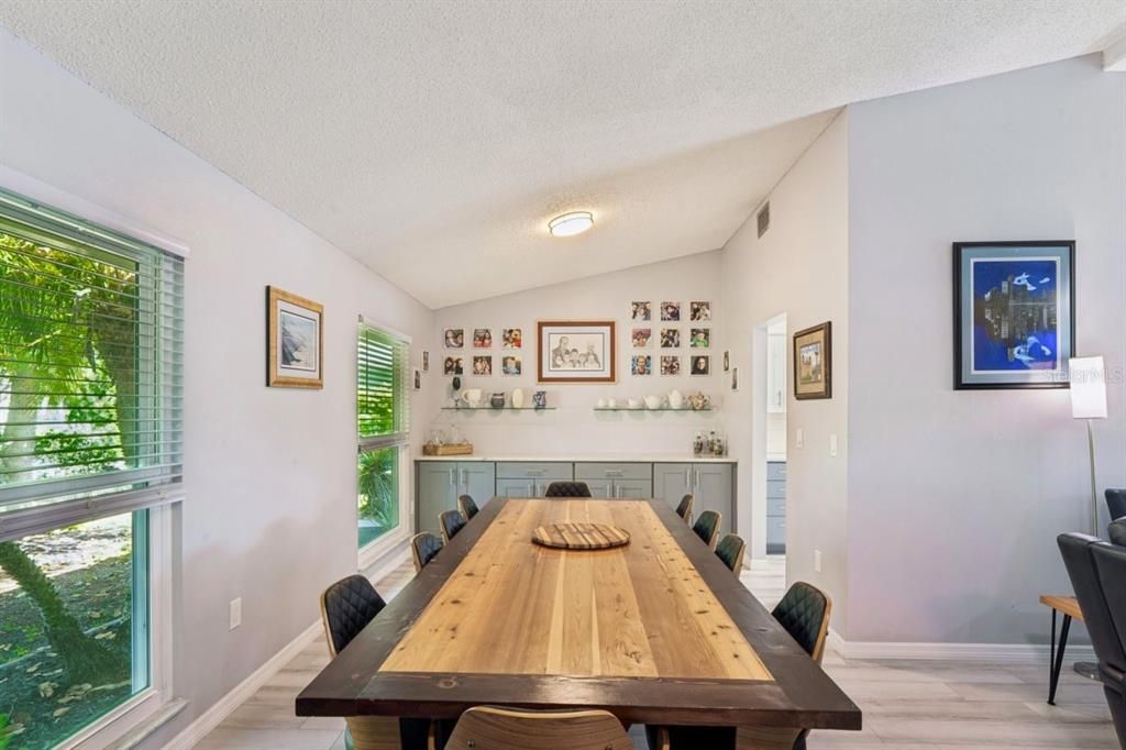 For Sale: $825,000 (4 beds, 3 baths, 2658 Square Feet)