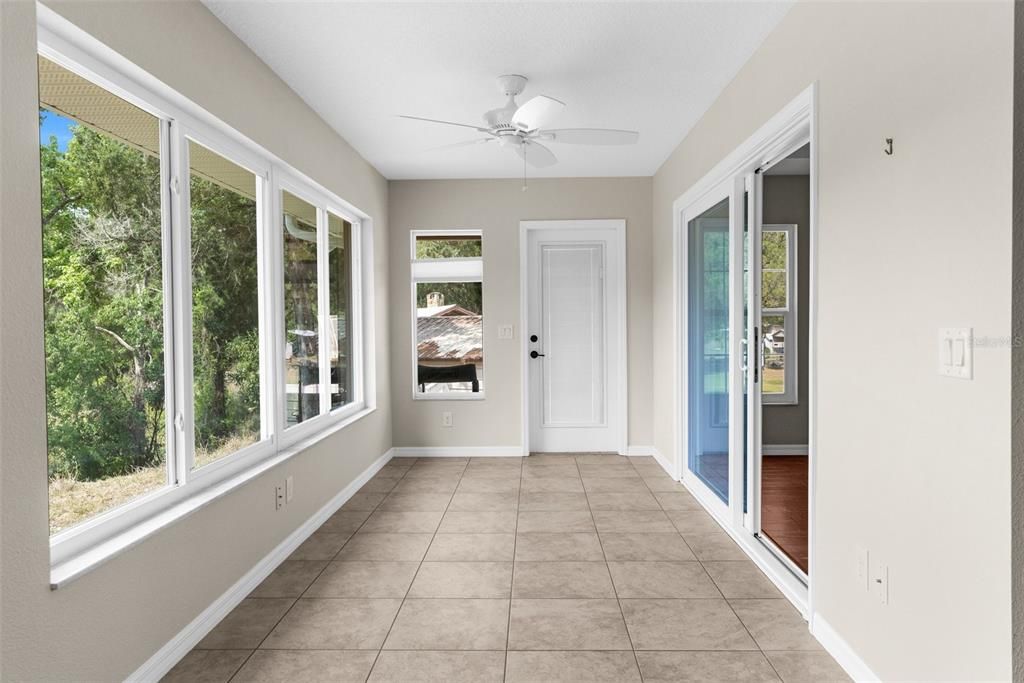 En Venta: $849,000 (3 camas, 2 baños, 2184 Pies cuadrados)