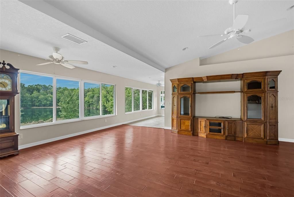 En Venta: $849,000 (3 camas, 2 baños, 2184 Pies cuadrados)