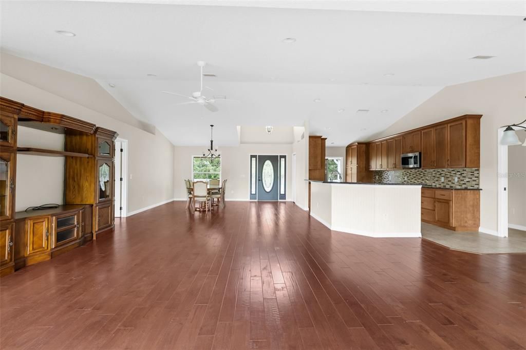 En Venta: $849,000 (3 camas, 2 baños, 2184 Pies cuadrados)