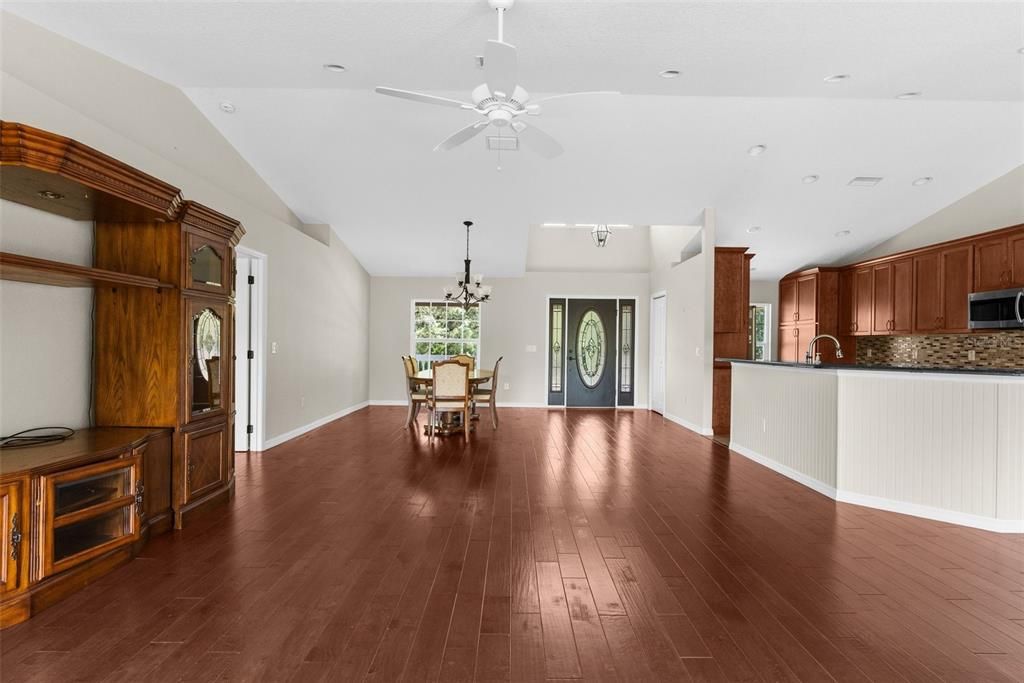 En Venta: $849,000 (3 camas, 2 baños, 2184 Pies cuadrados)