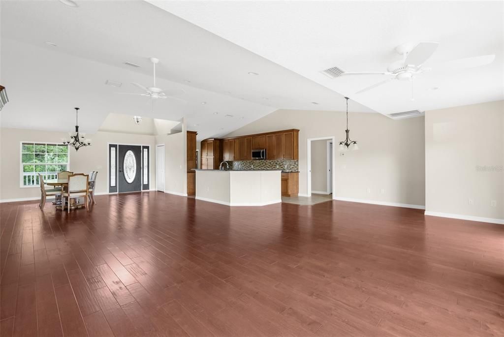 En Venta: $849,000 (3 camas, 2 baños, 2184 Pies cuadrados)
