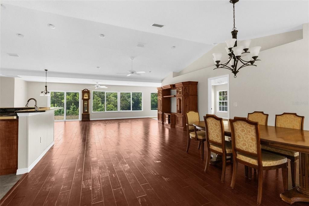 En Venta: $849,000 (3 camas, 2 baños, 2184 Pies cuadrados)