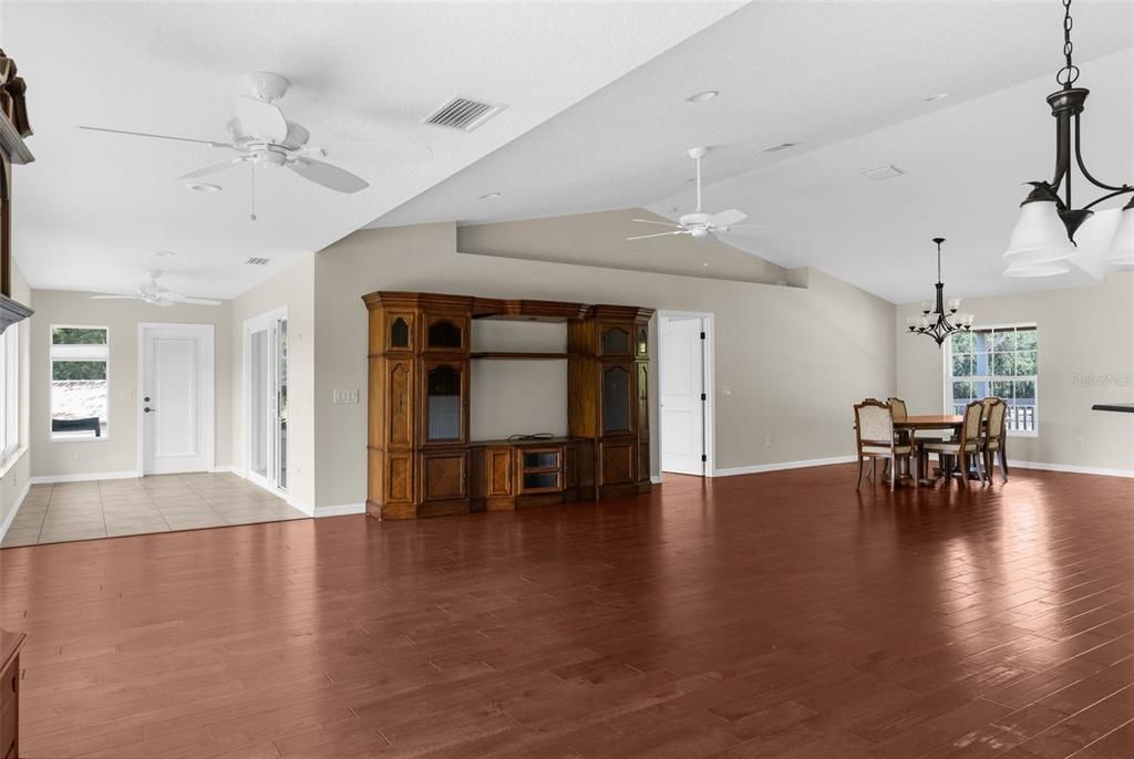 En Venta: $849,000 (3 camas, 2 baños, 2184 Pies cuadrados)